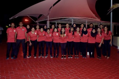 ގައުމީ އަންހެން ފުޓުބޯޅަ ޓީމު ސިންގަޕޫރަށް