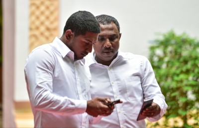 އާޒިމް ވިދާޅުވަނީ "ސައި ތައްޓެއް ވެސް ވެއްދޭނީ ގަވައިދާ އެއްގޮތަށް" ކަމަށް