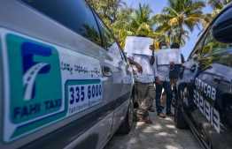 ބަލަބަލައި ތިއްބާ ޓެކްސީތަކުގެ މައްސަލަ މިނިސްޓްރީ އަށް އަތްނުފޯރާ ހިސާބަށް!