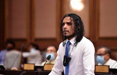 މަޖިލިސް ރެސްޓޯރަންޓާއެކު މެމްބަރުންގެ ކޮއްތު ހޭދަ ކަނޑާލަން ކެރޭނެ؟