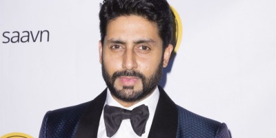 ދެ އަހަރު ފަހުން އަބީޝެކް ކެމެރާގެ ކުރިމައްޗަށް!