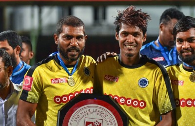 ސީޒަން ބޯމަތީގައި، ދެ ކީޕަރުން ކްލަބެއް ނެތި
