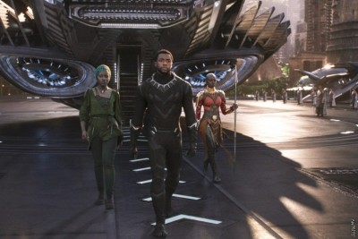 ބްލެކް ޕެންތާގެ އާމްދަނީ ބިލިއަން ޑޮލަރަށް