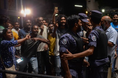 ގައުމީ ފުލުހުންނާއި ސިފައިން ނުކުމެ ބޮޑު ސޯޅަ، ބޮޑު ފްލޮޕަކަށް!