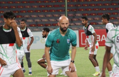 ޓެކްޓިކަލް ހުނަރުގެ ސަބަބުން ރާއްޖޭގެ ފުޓްބޯޅަ ވަރަށް ޝައުގުވެރި: ބަންގްލަދޭޝްގެ ކޯޗު