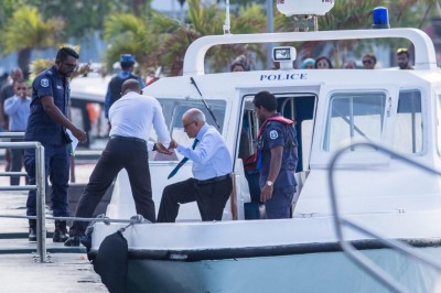 ހަ ގަޑިއިރު ބޭތިއްބުމަށްފަހު ރައީސް މައުމޫނާއި އުއްތަމަ ފަނޑިޔާރުގެ ޝަރީއަތްވެސް ކެންސަލް