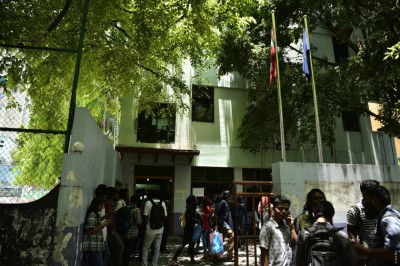 ޝީޓް ވެއްޓުނު ގައުމީ ޔުނިވާސިޓީގެ އިމާރާތް ތަޅާލައި އާ އިމާރާތެއް ހަދަނީ