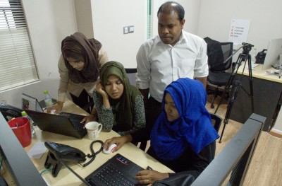 "މިހާރު" ތިން އަހަރު: ފަސް އެނބުރި ބެލުމެއް ނެތި ކުރިއަށް