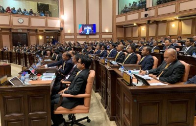 ފެށުން ތަފާތު، އާ މަޖިލީހާ މެދު އުއްމީދު ބޮޑު