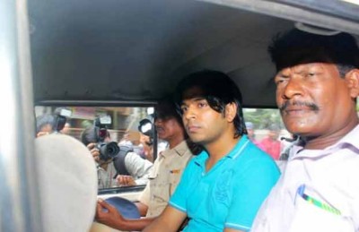 ރޭޕް ތުހުމަތާ އެކު މަސައްކަތް ލިބުން ހުއްޓުނު: އަންކިތު ތިވާރީ