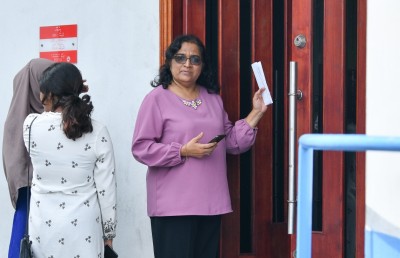 އާޒިމާއާ ދެކޮޅަށް ހުށަހެޅި ނޯޓްގައި އެކައުންޓް ނަންބަރު "އޮޅިފައި"