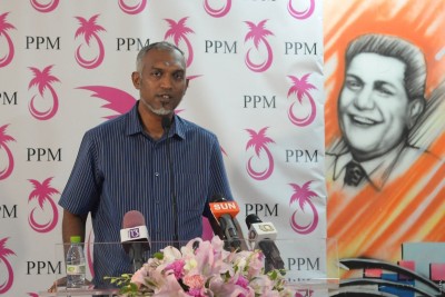 އިންތިޚާބަށް އޮތީ ހަ މަސް، ރައީސް ޔާމީނާއެކު އަތުކުރި އޮޅާލަން ޖެހޭ: މުއިއްޒު