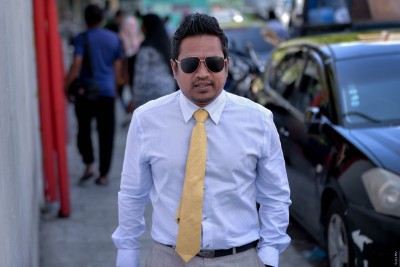މެމްބަރު އިންތިގެ ޕާސްޕޯޓު ހިފަހައްޓައިފި