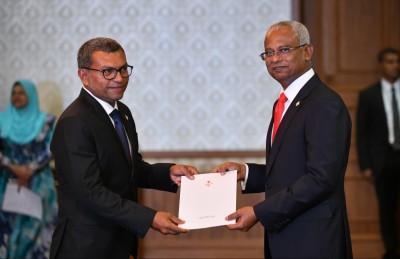ލައިސަންސް އަނބުރާ ދިން ތިން ރިސޯޓެއް ނިސްބަތް ވަނީ މިނިސްޓަރު އަލީ ޝިޔާމުގެ އާއިލާ އަށް