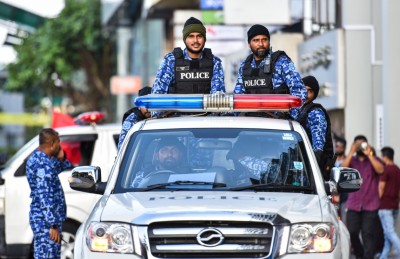 ފުލުހުންނާއެކު އުޅުނު ބިދޭސީއަކީ މުވައްޒަފެއް، އޭނާއަށް އިންޒާރު ލިބޭ: ފުލުހުން
