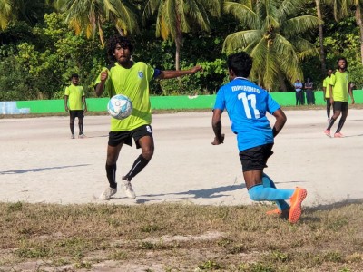މަނަދޫ ބަލިކޮށް، މާޅެންދޫ ޗެމްޕިއަންކަމާ ގާތަށް