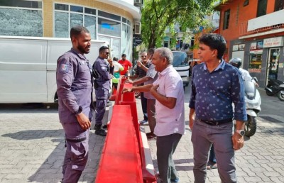 ފުލުހުން އިންޒާރުދީފައި ވަނިކޮށް އިދިކޮޅުން މުޒާހަރާ އަށް ނުކުމެއްޖެ