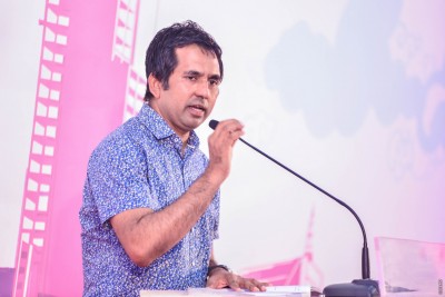 މުޅި ދުނިޔެއަށް ރައީސް ޔާމީން ދައްކަވަނީ އެމަނިކުފާނުގެ ހިތްވަރުފުޅު ގަދަކަން: ސައީދު
