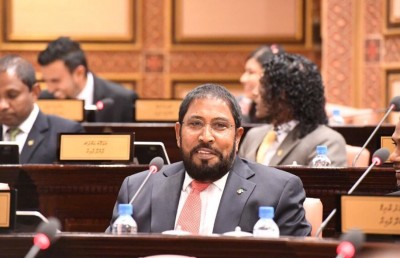 ގާސިމް ބަލިކޮށް ބޮޑު އަޣުލަބިއްޔަތަކުން މަޖިލިހުގެ ރައީސްކަން ނަޝީދަށް
