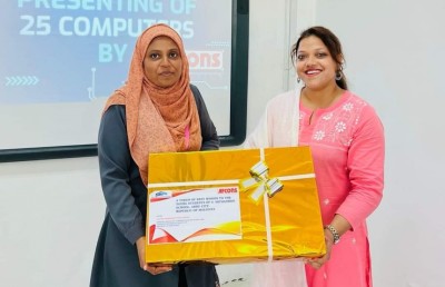 ހިތަދޫ ސްކޫލަށް އިންޑިއާއިން 25 ކޮމްޕިއުޓަރު ހަދިޔާކޮށްފި