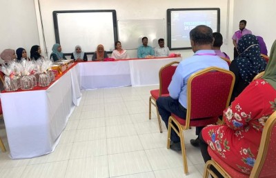 ހިތަދޫ ސްކޫލަށް އިންޑިއާއިން 25 ކޮމްޕިއުޓަރު ހަދިޔާކޮށްފި