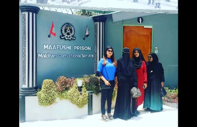 ދެ މަސް ފަހުން އަދީބަށް އާއިލީ ބައްދަލުވުން ދީފި