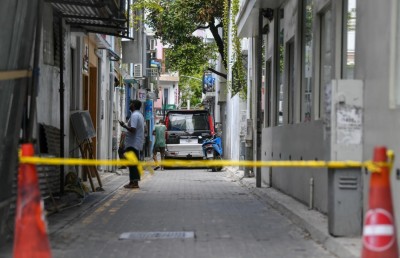 ނަޝީދުގެ ސެކިއުރިޓީ އަށް މުޅި މަގު ބްލޮކް ކުރާތީ އާންމުންގެ ޝަކުވާ ބޮޑު!