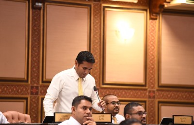 މަޖިލިހުގައި މޯދީ އަށް ތަގްރީރު ކުރެއްވުމުގެ ދައުވަތު ދޭން ފާސްކޮށްފި