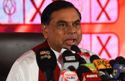 ލަންކާގެ ބާރުގަދަ ރާޖަޕަކްސާ އާއިލާ ހޫނުފެނުގައި