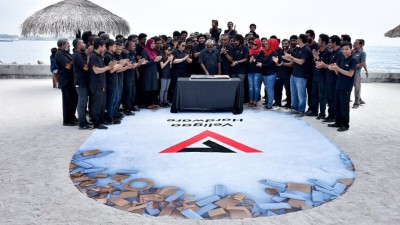 ވެލިގާ ހާޑްވެއާ: ހާޑްވެއާގެ ވިޔަފާރީގައި ކާމިޔާބު 10 އަހަރު