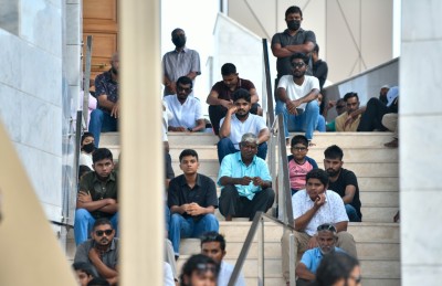 ސަލްމާން މިސްކިތް ފުރަތަމަ ހުކުރު ނަމާދަށް ފުރާލައިފި