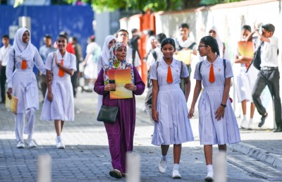 ފުރަތަމަ ޓާމު ނިމި ސްކޫލްތައް ބަންދުވެއްޖެ