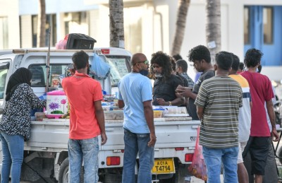 ހިޔާ ފްލެޓް ކައިރީ ކާބޯތަކެތި ވިއްކުން ހުއްޓާލައި ތަން ސާފުކުރަން އަންގައިފި