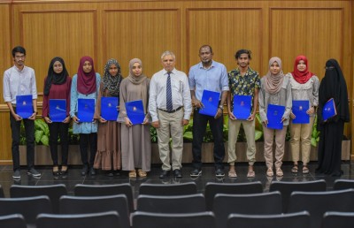ގައުމީ ޔުނިވާސިޓީން 12 ދަރިވަރަކަށް ސްކޮލަޝިޕް ދީފި