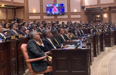 މަޖިލިހުގައި ބަހުސްގެ ވަގުތު ހަތަރު ގަޑިއިރަށް ބަދަލުކުރަން ކޮމިޓީން ނިންމައިފި