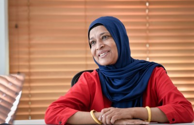 ކެންސަރާ އެކު ދިރިއުޅުން ހުއްޓުނު އާތިފާގެ މި ހިތްވަރު!
