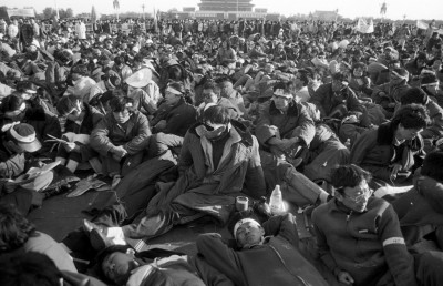 ޗަައިނާ އިން 1989 ގެ ގަތުލުއާންމު ދިފާއުކޮށްފި