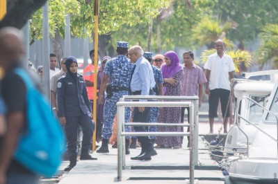 މިއަދު ވެސް ރައީސް މައުމޫން އެދިވަޑައިގަތީ ބަންދުން ދޫކޮށްލުމަށް ނުނީ ގެއަށް ބަދަލުކޮށްދިނުމަށް