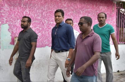 އުމަރަށް ސެކިއުރިޓީ ދިނުން ކުރިއަށް ގެންދަން ޖެހޭތޯ އަލުން ބަލަނީ