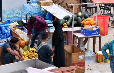 މަނާކޮށްފައި އޮއްވައި ހިޔާ ފްލެޓް ކައިރީގައި ވިޔަފާރި ފުޅާކުރަނީ