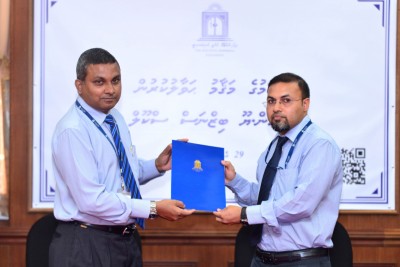 އެމްއެންޔޫ ބިޒްނަސް ސްކޫލުގެ ޑީންކަމަށް އަބްދުއްރަހުމާން މުބާރިކު