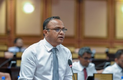 އަދީބު ފިލިޔަދީގެން ނުވާނެ: ބައެއް މެމްބަރުން