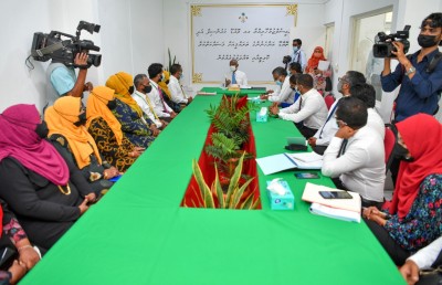 އަންހެން ކައުންސިލަރުންނާއި ކޮމިޓީ ހޮވީ ކައްކައި، މާފަތި އަޅުވާކަށް ނޫން!