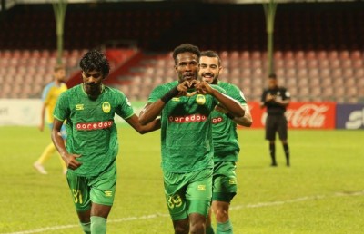 ވެލެންސިއާ ކޮޅަށް 13 ލަނޑު ޖަހައި ނިއުގެ ރެކޯޑެއް މާޒިޔާއިން މުގުރާލައިފި