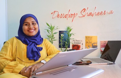 ހަޔާތުގެ ކޮންމެ ތުރާލަކަށް ޝަހީނާގެ މި ހިނިތުންވުމާއި ހިތްވަރު
