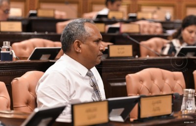 ބޯވަޔަށް މާބުރަށް ގޮވައި އިހާނެތި ބަސްތައް ރައްދުކުރާތީ ޝަރީފަށް ކެތެއް ނުވި!