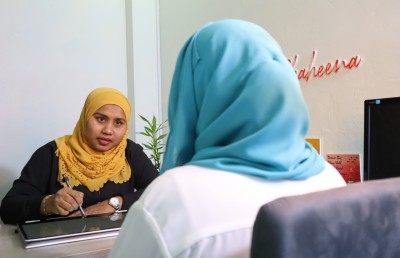 ހަޔާތުގެ ކޮންމެ ތުރާލަކަށް ޝަހީނާގެ މި ހިނިތުންވުމާއި ހިތްވަރު