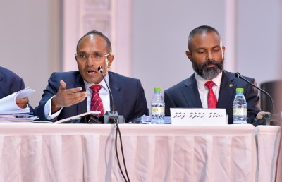 ޑީޑީގެ ތަހުގީގު: ބޮޮޑު ތުހުމަތުތަކެއް، ހޫނު ބަހުސްތަކެއް!