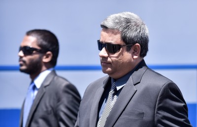 ވަލު ދޮރާށިން ފަނޑިޔާރުން ވަކި ކުރުން ގާނޫނު އަސާސީއާ ޚިލާފް: މައުމޫން ހަމީދު