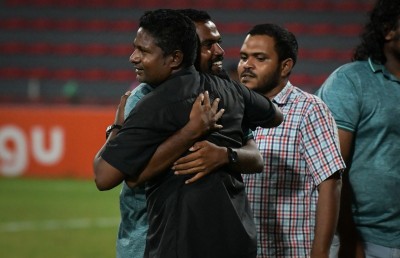 މޯހަން ކޯހުގައި، ނިމާ އީގަލްސް ލީޑުކުރަނީ